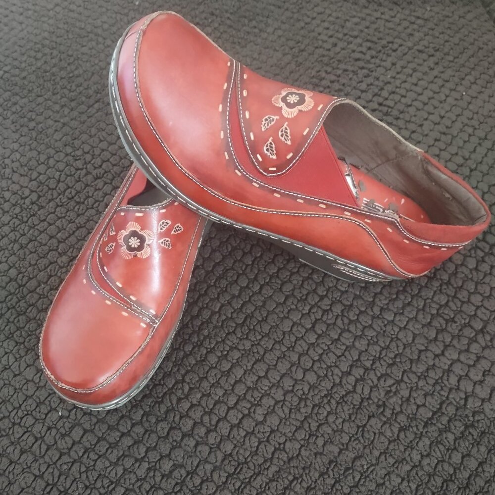 L'artiste spring step clog slip on shoes size 8.5